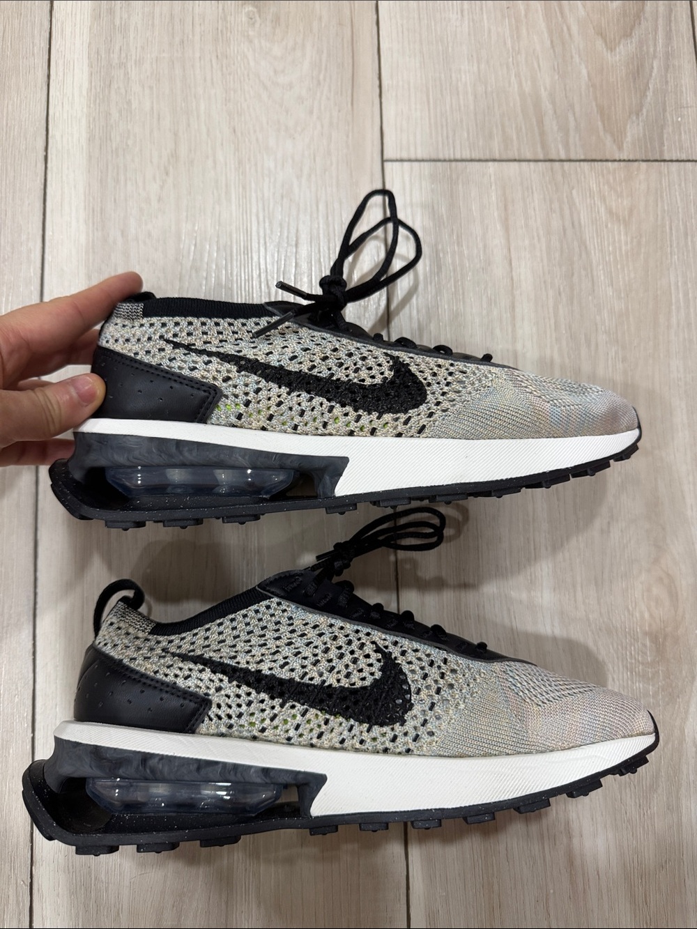 Nike Flyknit Air Max Low-Top Sneakers - Black & Light Gray